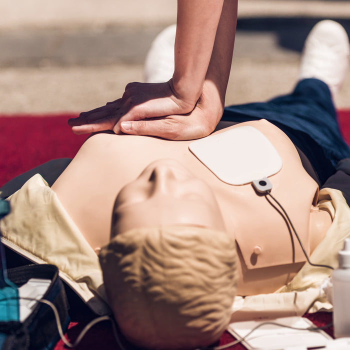 AED - Using Defibrillators to Save Lives - What You Need to Know